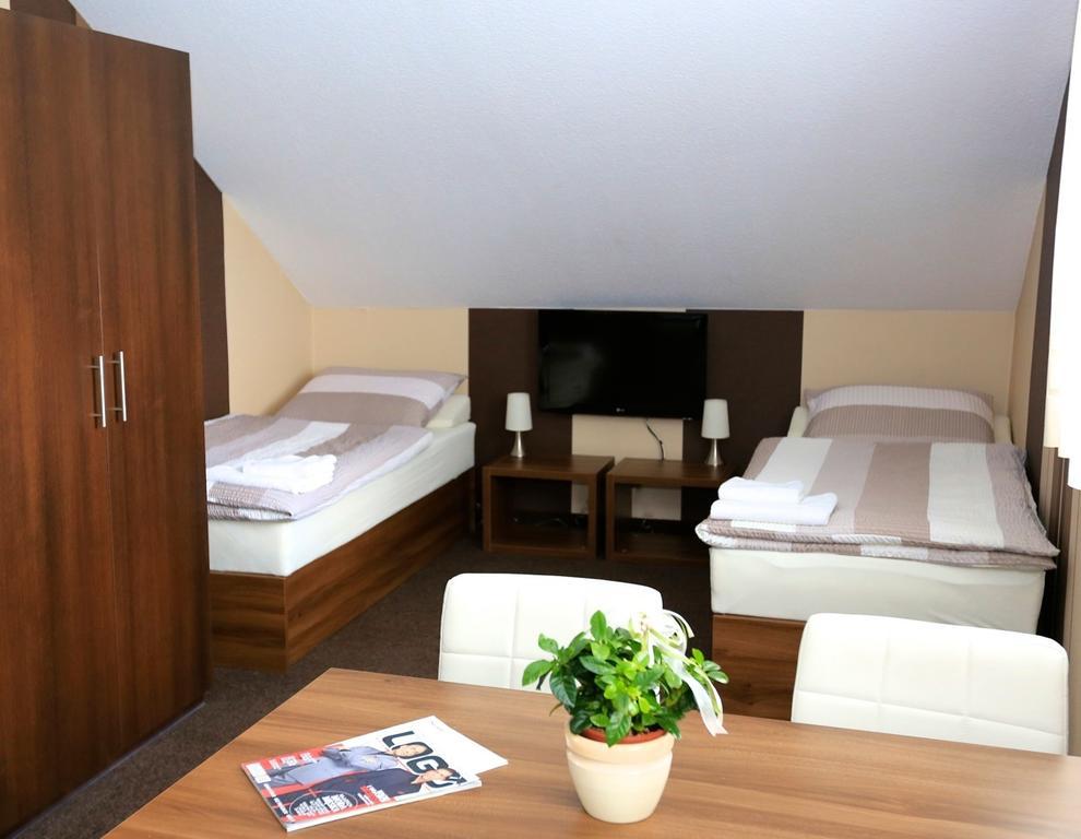10 Bed And Breakfast Poznań Quarto foto